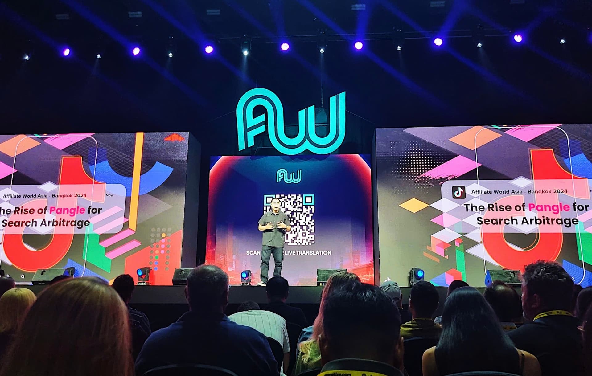 Dinos Team Tại Affiliate World Asia 2025 – Hành Trình Kết Nối Và Phát Triển